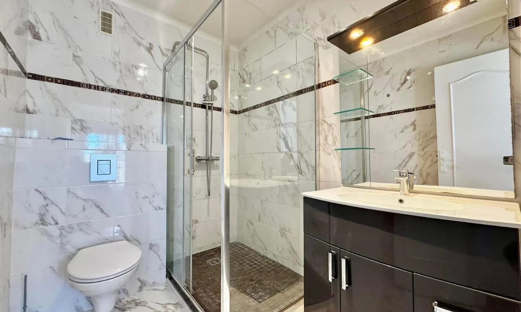 Bel Appartement 84M2 Avec Terrasse Et Parking Cannes France